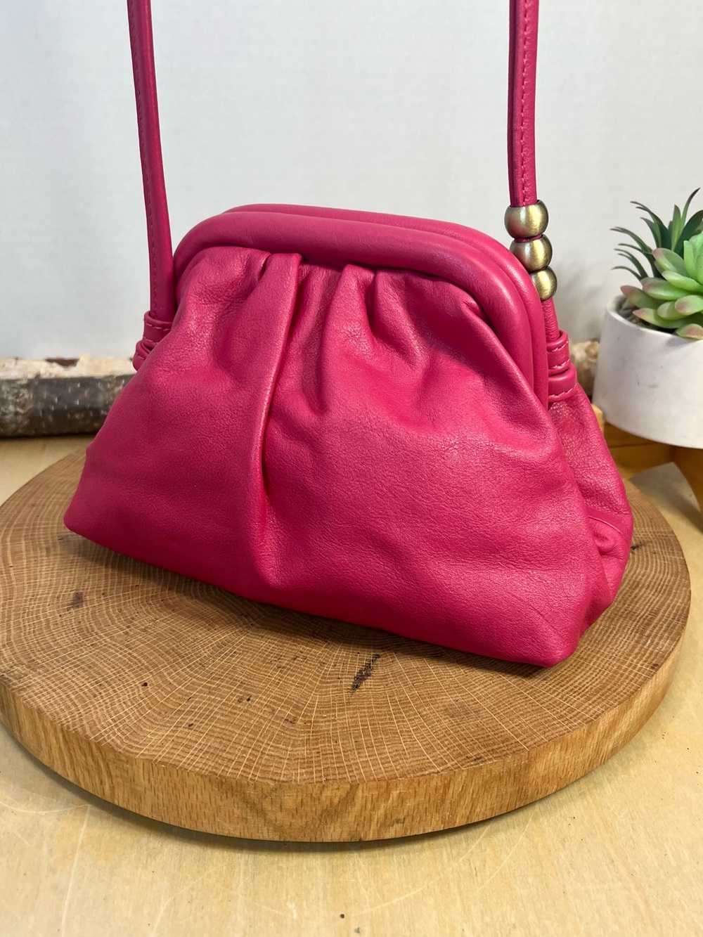 HOBO Adalyn Hot Pink Leather Kisslock Small Frame Crossbody Bag EUC